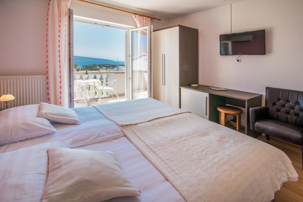 B&B Villa Ana Krk Town Eksteriør billede