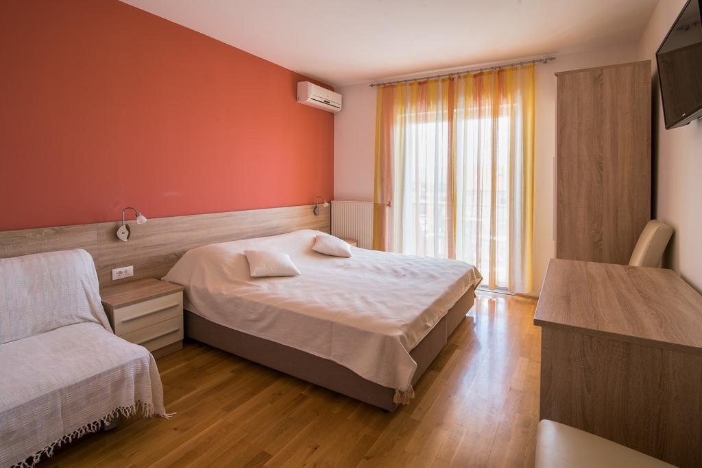 B&B Villa Ana Krk Town Eksteriør billede