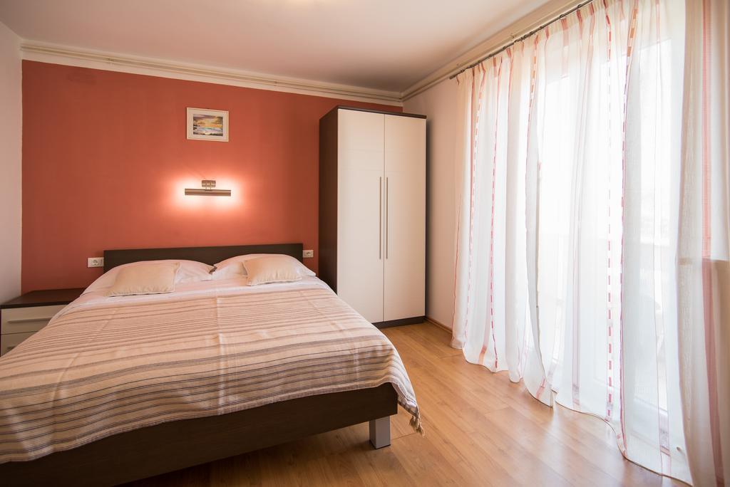 B&B Villa Ana Krk Town Eksteriør billede