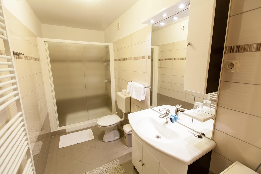 B&B Villa Ana Krk Town Eksteriør billede