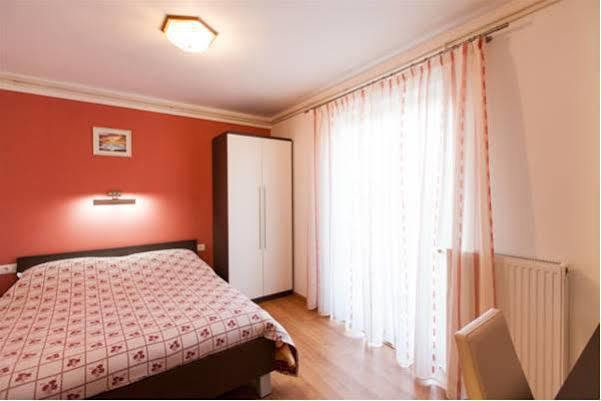 B&B Villa Ana Krk Town Eksteriør billede