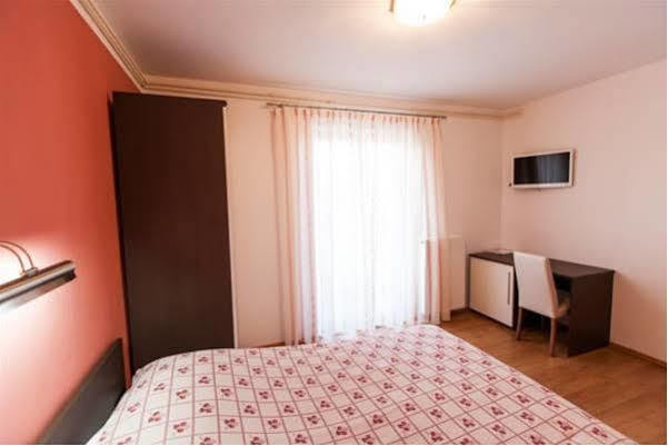 B&B Villa Ana Krk Town Eksteriør billede