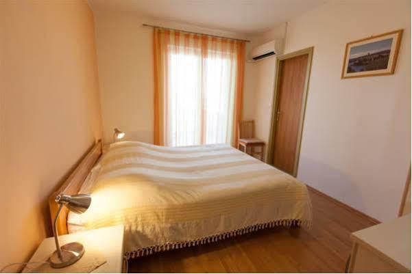 B&B Villa Ana Krk Town Eksteriør billede